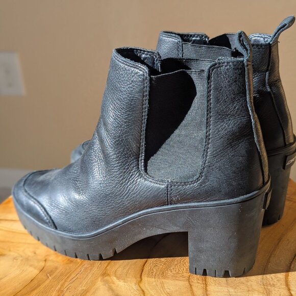 DKNY Black leather block heel Chelsea Boot size 8 - Picture 4 of 5